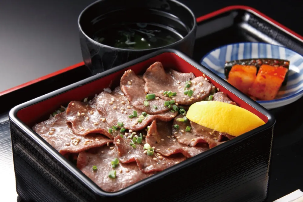 厳選 和牛炭焼カルビ重